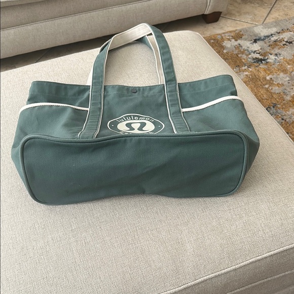 lululemon athletica Green Tote Bag - Picture 3 of 6